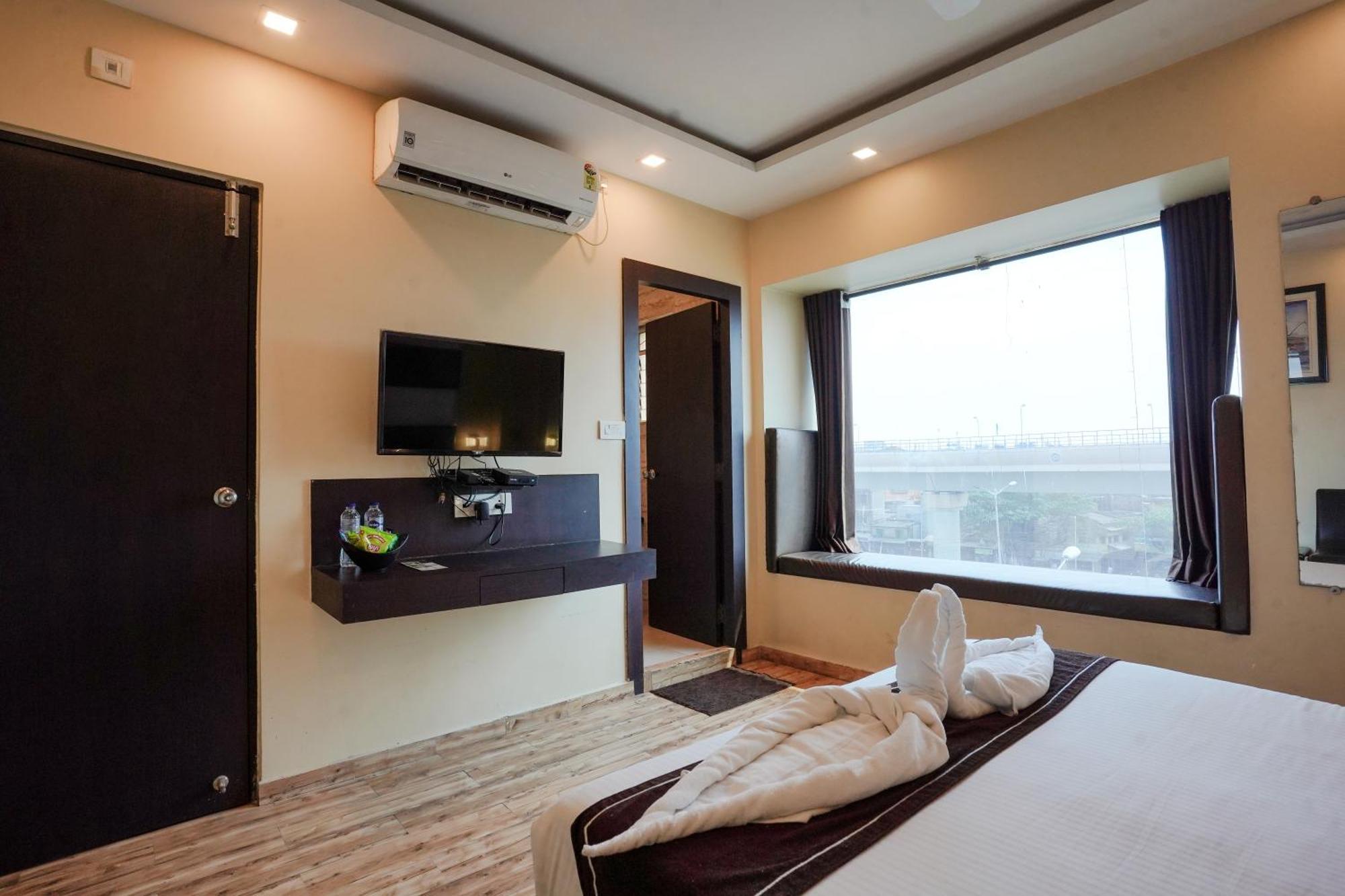 Sheldon International Near Science 3*