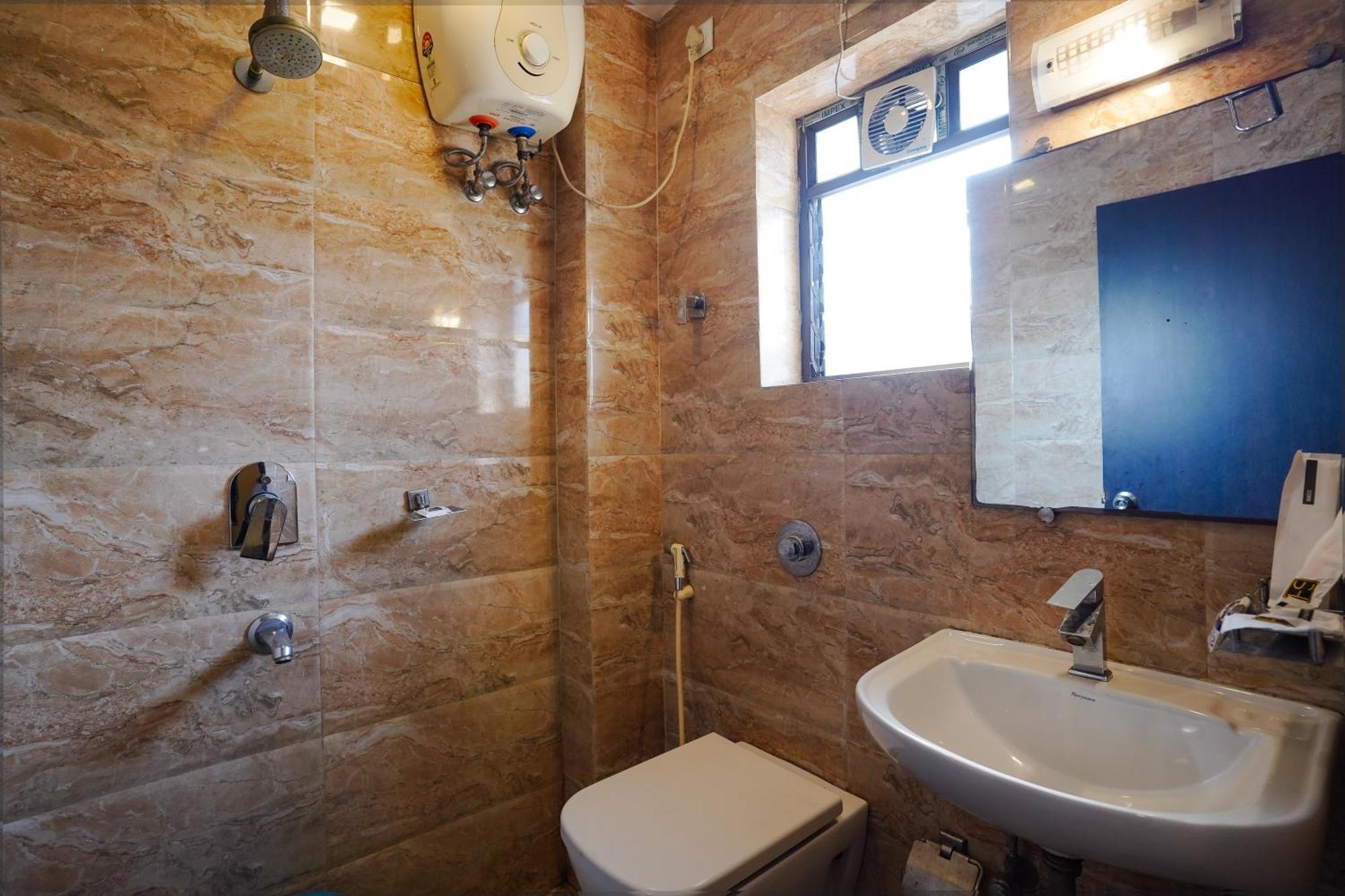Hotel Sheldon International Near Science 3*